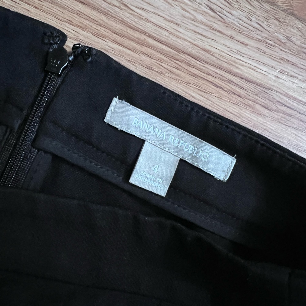 Banana Republic Black Short Skirt - Picture 2 of 3